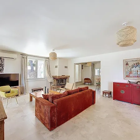 Вилла Maison 8 Personnes A Aramon